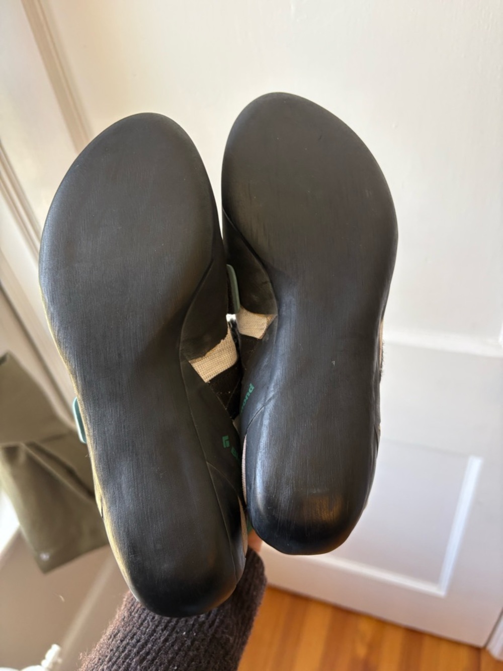 Black Diamond | Black and White Climbing Shoe | 6.5W | 5.5M - Picture 9 of 9
